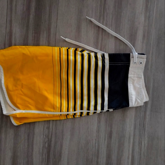 Mossimo supply co Shorts size 30 - Picture 1 of 3